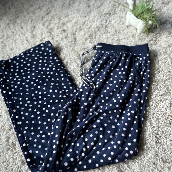 Nautica really warm and cute polka dot super soft pajama pants & top set. - Picture 2 of 6